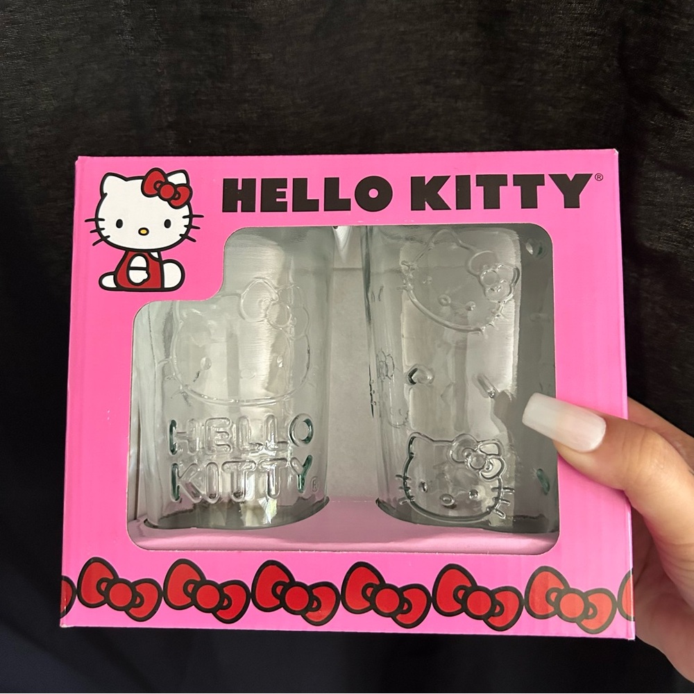Hello Kitty Glass Tumbler Set